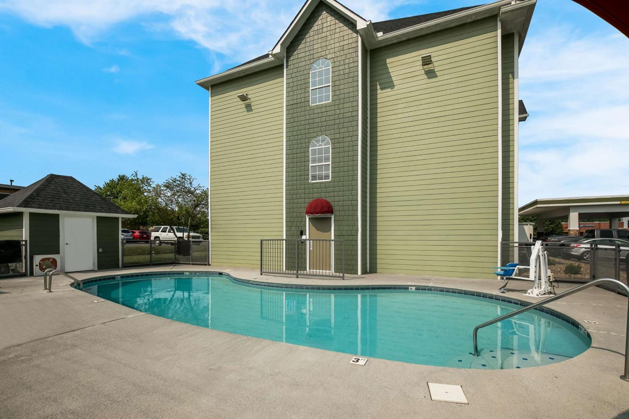 Surestay Plus Hotel By Best Western Sevierville Exterior photo